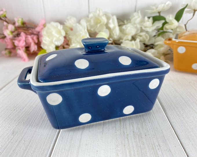 Ceramic butter dish in dark blue with white dots