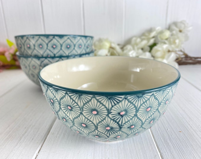 Salad bowl ceramic hand stamped with lid cereal bowl