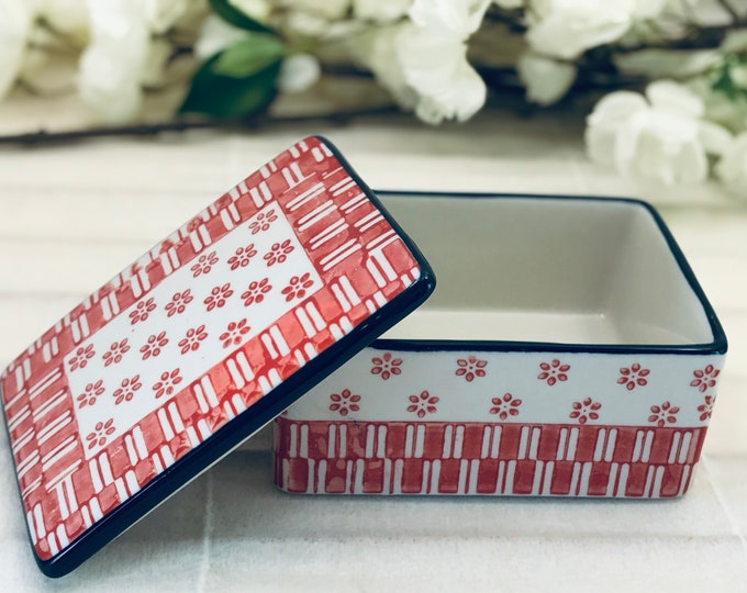 Ceramic butter dish. 12.5 x 10 x 6 cm Hand Stamped Red
