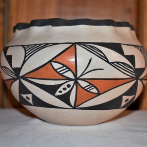 Vintage Hand Coiled Ruffled Acoma Olla