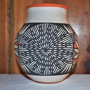 Vintage handgewickelte Acoma Vase/Signierte Aggie
