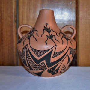 Vintage Handcoiled Traditional Laguna Vase/Made by Angus Ruben