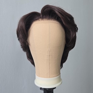 Peruca de Flynn. Peruca masculina marrom.