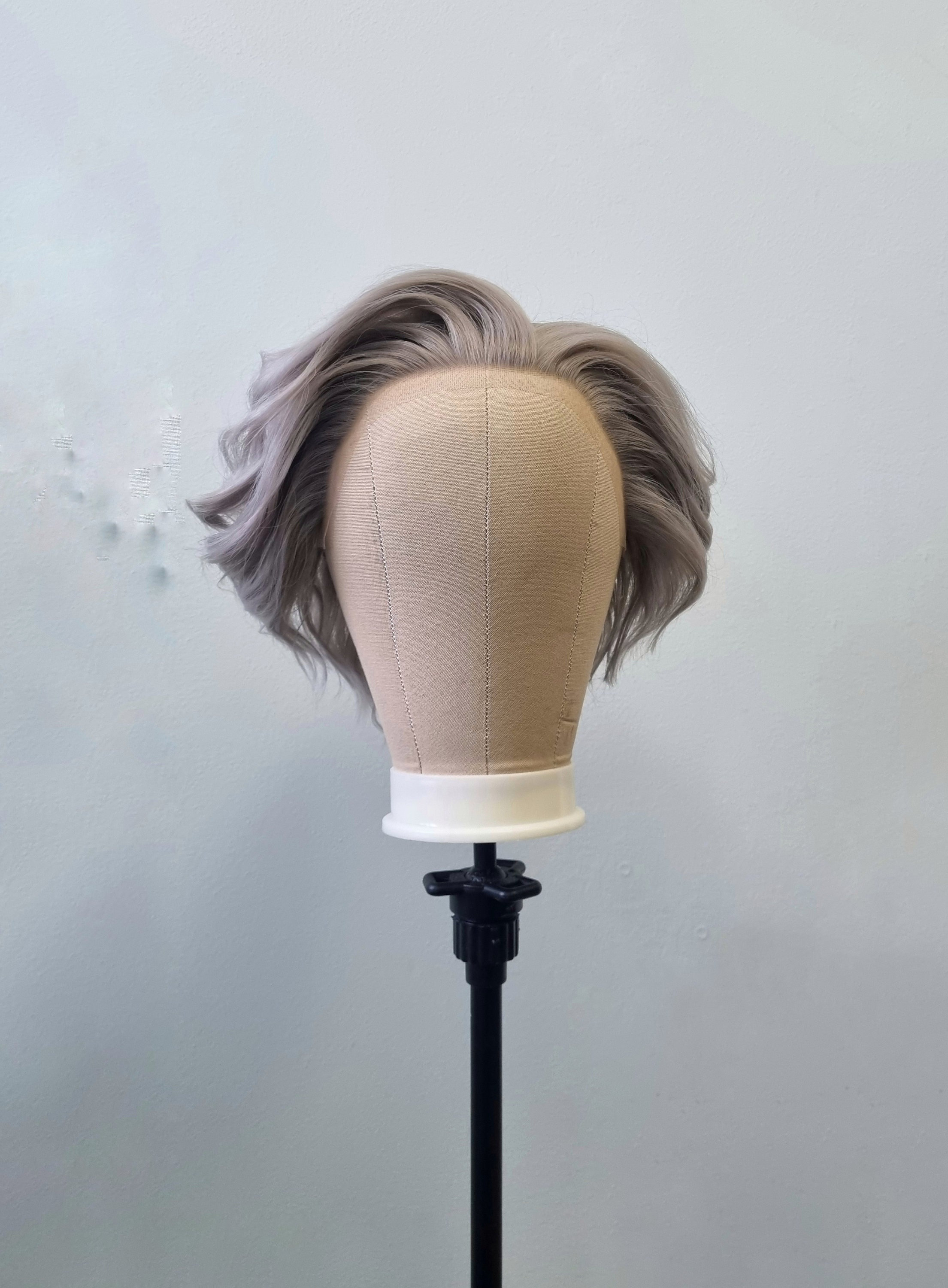 Gray-haired man's wig
