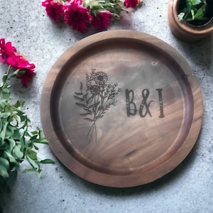 Custom Round Wood Ring Dish, Engagement Ring Holder, Personalized Wedding Ring Dish, Wedding Gift, 5th Anniversary Gifts, Gifts for Newlywed