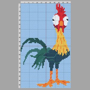Puede incluir: Un patrón de punto de cruz de un gallo de dibujos animados. El gallo tiene una cresta roja, plumas amarillas en el cuello y una cola verde. El fondo es una cuadrícula azul claro.