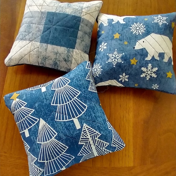 Set of 3 Mini-Pillow Winter Blues Tiered Tray Decor