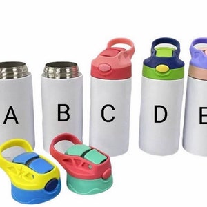 Puede incluir: Una colecci&oacute;n de botellas de agua blancas con tapas de varios colores. Las tapas incluyen rosa, azul, verde y morado. Dos botellas tienen tapas plateadas. Las botellas est&aacute;n etiquetadas A, B, C, D y E.