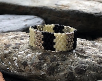 Peyote stitch seed bead ring