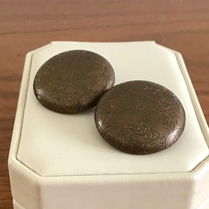 Etched Floral Copper Bronze Clip On Earrings | Retro Button Style Clip On Earrings | Brass Earrings | Round Earrings | Vintage Earrings