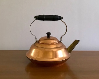Vintage Coppercraft Guild Copper Kettle: Retro Kitchen Decor