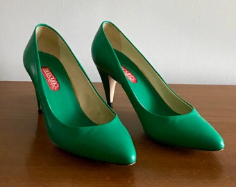 STUNNING Kelly Green Pumps Sz 7 | Vintage Bandolino Ladies Shoes | Green Leather Heels | 80s Pumps | Vintage High Heels | Ladies Shoes