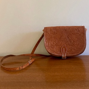 Vintage Hand Tooled Leather Crossbody Bag: Floral 60s Boho Purse