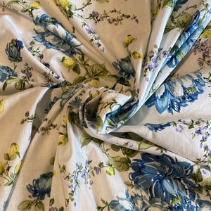 NOS Vintage Pequot Queen Flat Sheet: 60s Floral Muslin Bedsheet