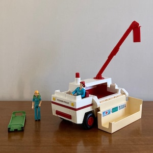 Caminhão de resgate vintage Fisher-Price Adventure People nº 307 (1974-76)