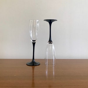 Luminarc Black Champagne Flutes | Luminarc France Black Stemmed Glassware | Retro 80s Glassware | Vintage Flutes