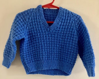 Pull à col en V tricoté à la main pour enfants des années 80 | pull tricoté à la main vintage des années 80 | Vêtements enfant rétro années 80