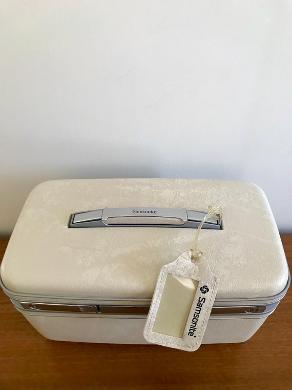 samsonite toiletry hard case