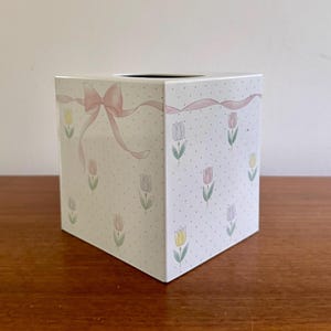 Vintage Pink Floral Tissue Box Cover: 80s Pastel Bathroom Decor