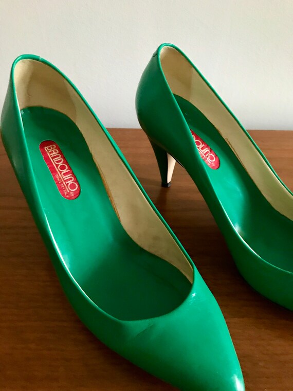 STUNNING Kelly Green Pumps Sz 7 Vintage Bandolino L… Gem