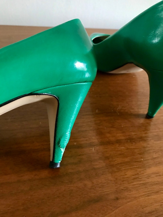 STUNNING Kelly Green Pumps Sz 7 Vintage Bandolino L… Gem