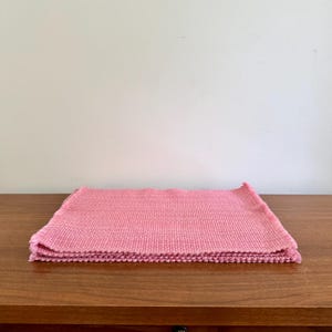 Vintage Pink Woven Placemats - Set of 4 - 60s Kitchen Decor