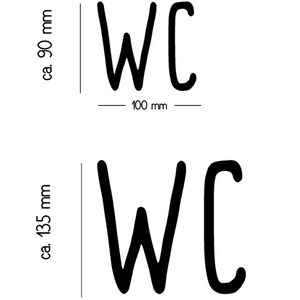 Peut inclure: Deux enseignes WC noires dans une police manuscrite. L'enseigne du haut mesure environ 90 mm de hauteur et 100 mm de largeur. L'enseigne du bas mesure environ 135 mm de hauteur et 150 mm de largeur. Le texte est affich&eacute; sur un fond blanc uni.