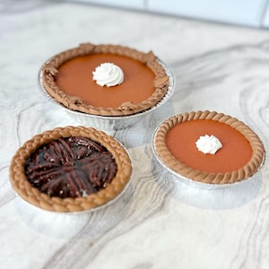 Fake Pumpkin Pie – Choice of Faux Fall Pie in 5” Leaf Crust OR 3” Mini Version with Fake Whipped Cream – Tiered Tray & Thanksgiving Decor