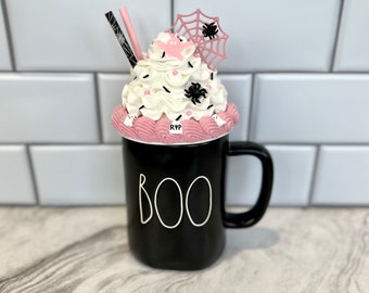Adorno para taza de Halloween de imitación rosa (taza no incluida) – Bandeja decorativa escalonada Pinkoween
