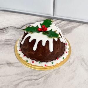 Small Fake Christmas Bundt Cake | Fake Christmas Cake| Faux Cake | Fake Christmas Cake | Christmas Tier Tray Decor | Fake Figgy Pudding Cake
