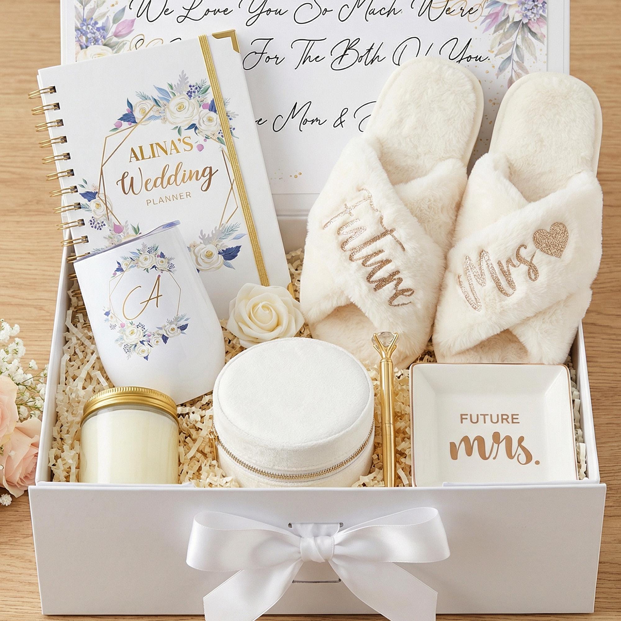 Engagement Gift Wedding Planner - 60+ Gift Ideas for 2026 display picture 2