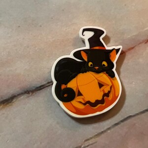 Black Kitty With Jack O'Lantern Cover Minder/Refrigerator Magnet/Needle Minder