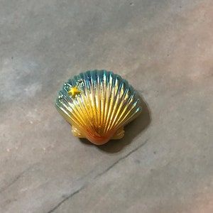Iridescent Seashell  Diamond Painting Cover Minder/Refrigerator Magnet/Needle Minder