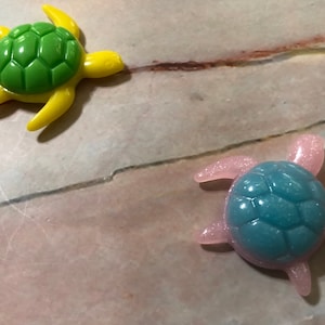 Sea Turtle Cover Minder/Refrigerator Magnet/Needle Minder