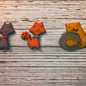 Kitty Cat Cover Minder/Refrigerator Magnet/Needle Minder