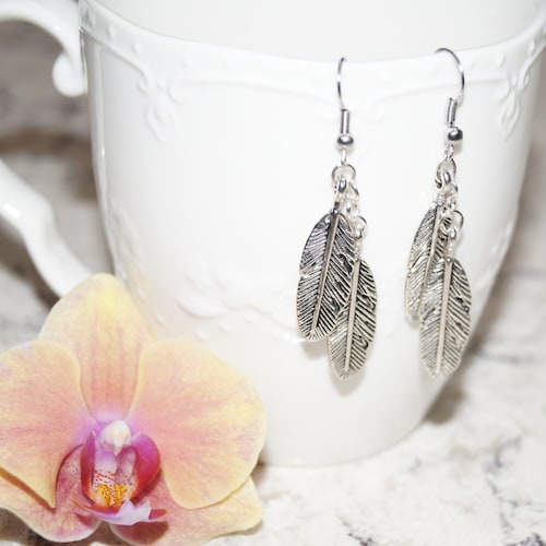 Orecchini pendenti a forma di albero di Natale e campanelle per donne e ragazze, stelle fortunate colorate, verdi e rossi, campane con strass, orecchini a gancio pendenti, regalo per feste, Metallo