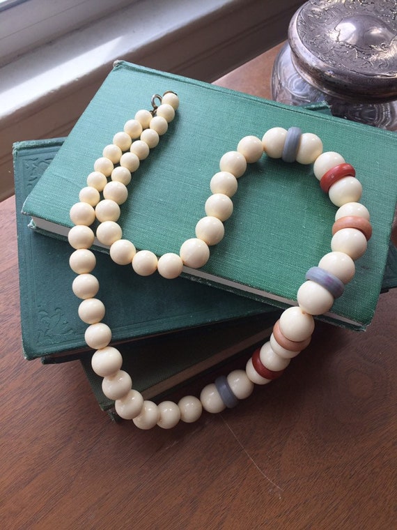 Kindergarten Kitsch: 70s Multicolored Beaded Neckl