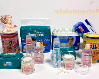 Re-Ment Dollhouse Miniatuur Loving Family Babyluiers, melkpoeder, tissue, melkfles en andere accessoires