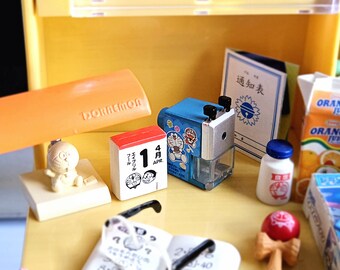 リーメント ドールハウス ミニチュア 勉強机 ライト付き 文房具