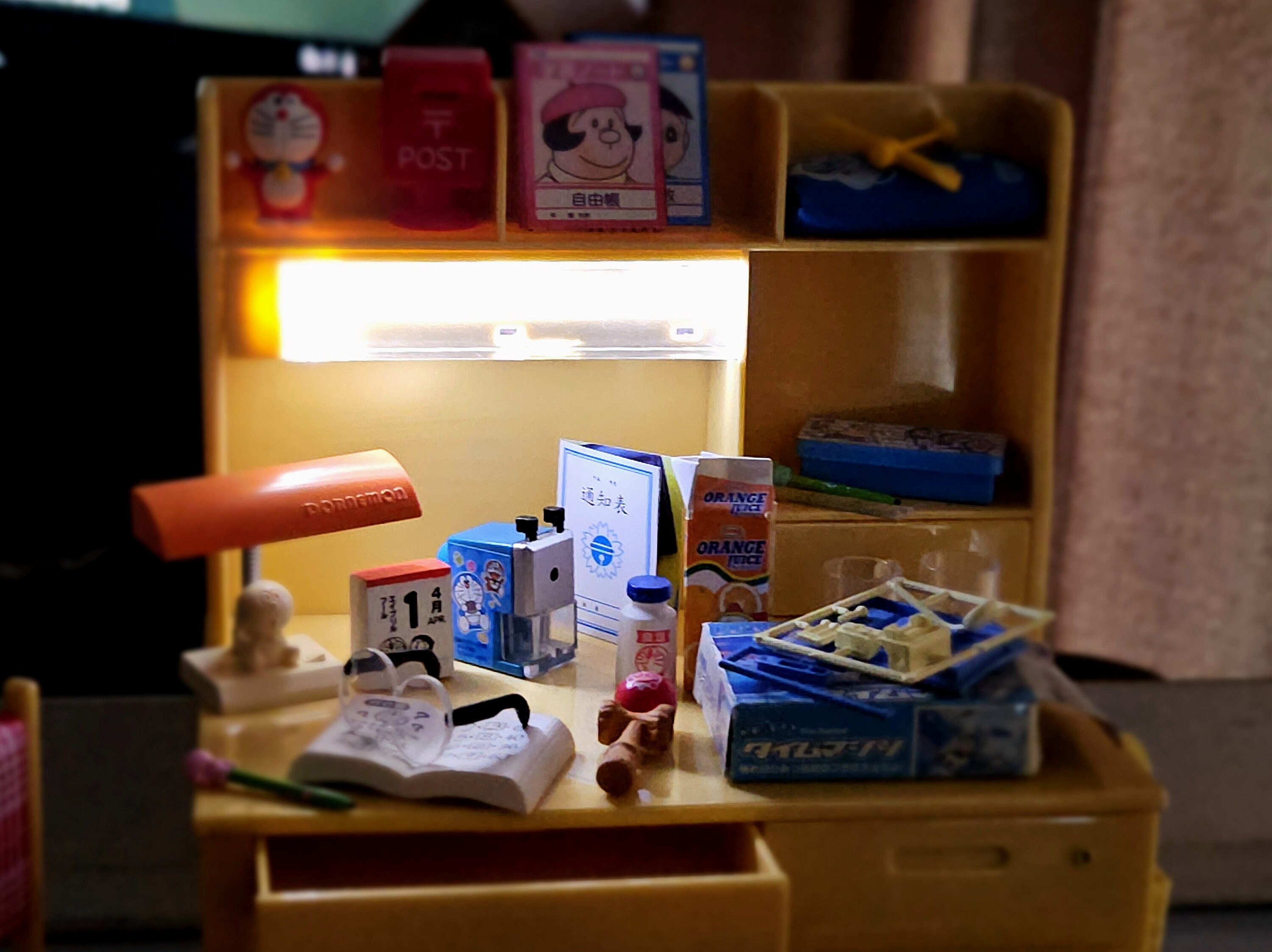 リーメント ドールハウス ミニチュア 勉強机 ライト付き 文房具 