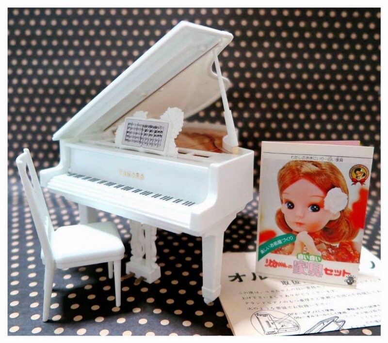 SALE Blythe, Barbie Dollhouse Miniature Vintage Music Piano Set