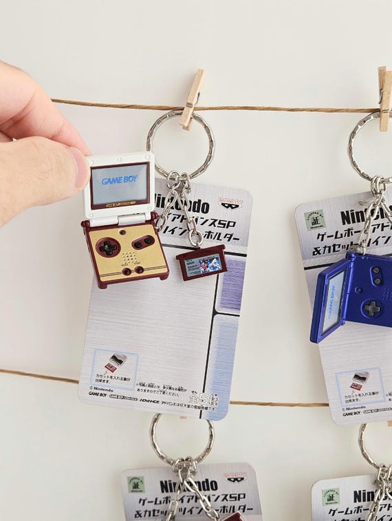 Rare Nintendo GAME BOY Advance Miniature Metal Key-chain (non