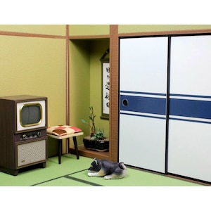 1/12 scale Bandai Japan dollhouse miniature old fashioned television set/TV (release year 2007).