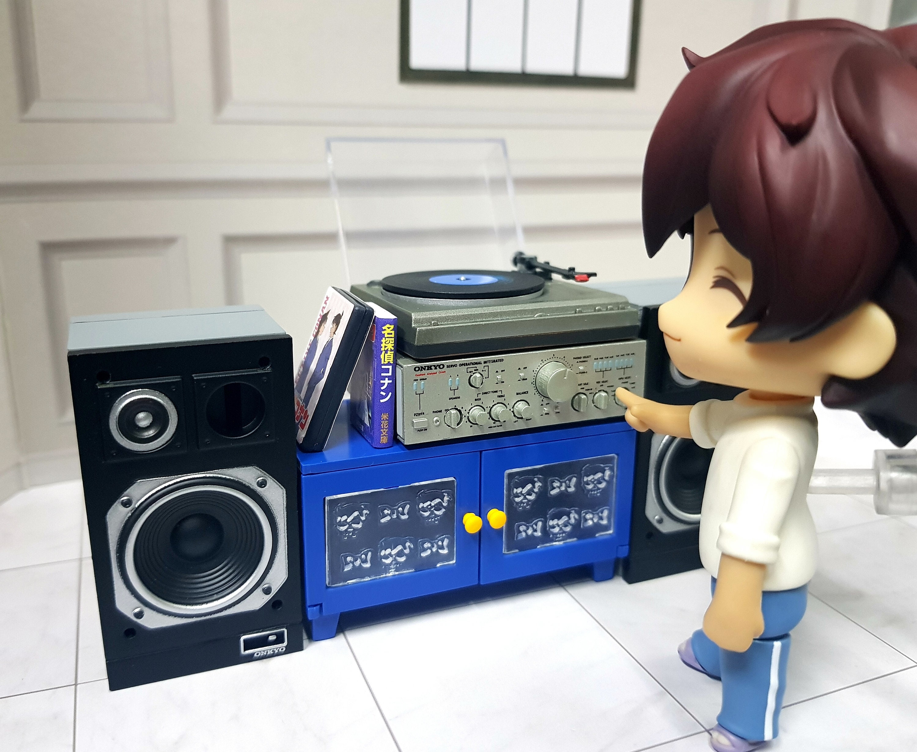 Altavoces, amplificador y tocadiscos en miniatura para casa de muñecas,  equipo de audio y música de clase mundial de Japón a escala 1/12 3 juegos  surtidos. -  México