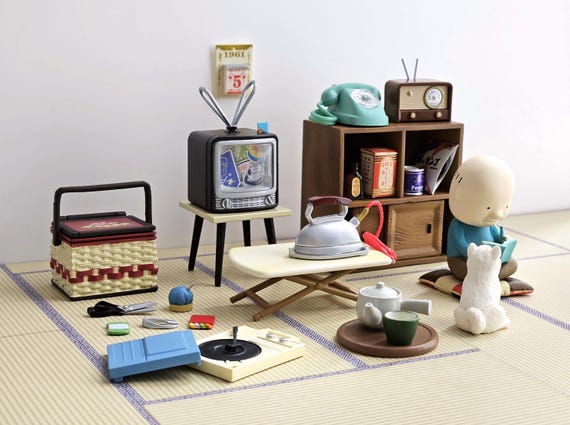 ヴィンテージテーブルとミニチュア裁縫セット、ドールハウス セール！リーメント ドールハウス ミニチュア プチサンプルシリーズ