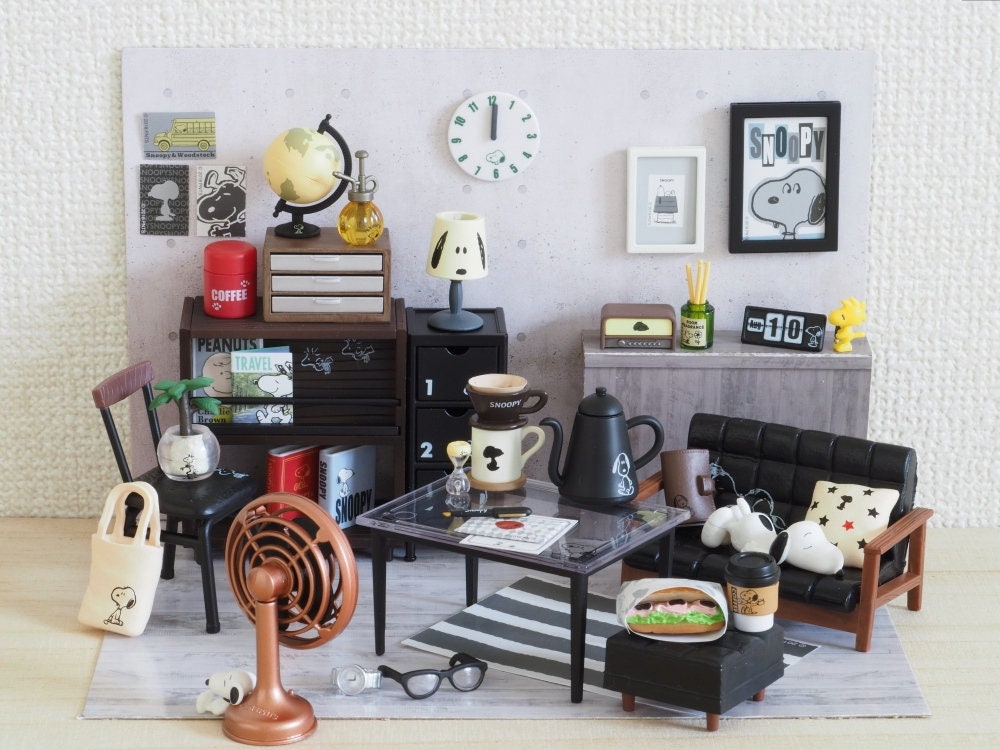 1/12 Scale Re-ment Dollhouse Miniature Snoopy's MONO ROOM
