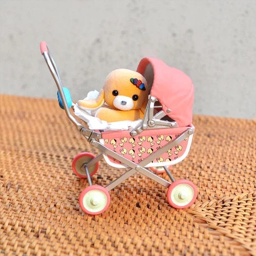 ミニチュアベビーカー置物 ミニチュアドール ヴィンテージ ドールハウスミニチュア 昭和ノスタルジックシリーズ 母の思い出