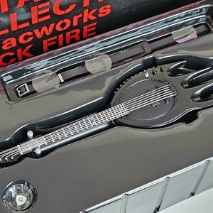Tomoyasu Hotei Gitarrenminiatur Collection Black Fire von Zodiac Works