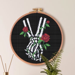 Korsstygnsmönster med dödskalle | Korsstygnsmönster med gotisk fjäril | Korsstygnsmönster med skelett | Enkelt korsstygn med blommor, ladda ner PDF