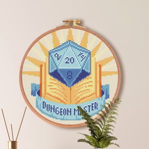 Padrão de ponto cruz Dungeon Master Class, ponto cruz de jogo RPG, ponto cruz DnD, ponto cruz de espada, gráfico de ponto cruz de fantasia em PDF